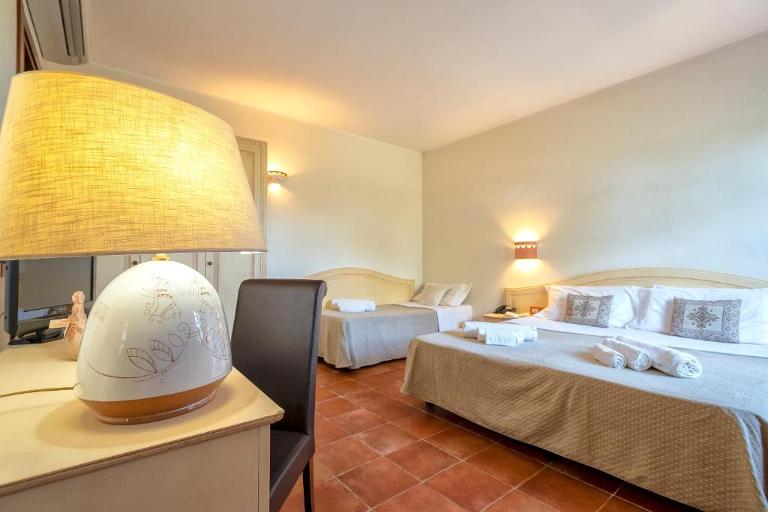 Alghero Country Resort Hotel & Spa - Deluxe Room, Alghero (SS)