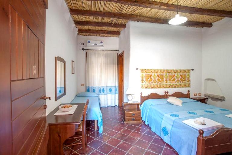 Agriturismo I Mandorli - Standard rooms, Santa Maria Navarrese (OG)