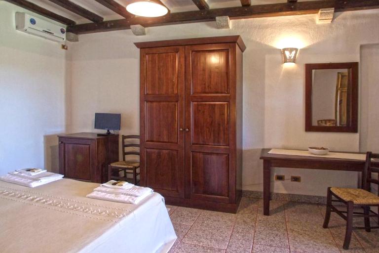 Agriturismo I Mandorli - Suite , Santa Maria Navarrese (OG)