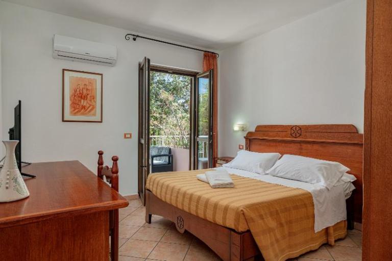 Hotel Ispinigoli - Comfort-Zimmer mit Terrasse, Dorgali (NU)