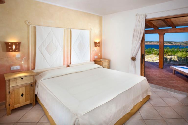 Villas Torreruja - Villa Gli Olivastri with sea views, Isola Rossa (OT)