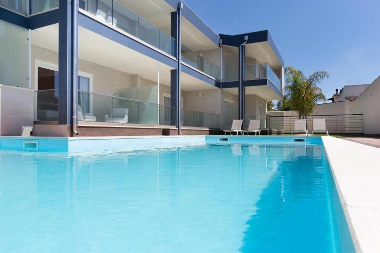 Residence Meridian - Studio 5/6 pour 4 personnes, Pula (CA)