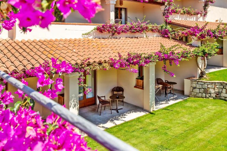 Hotel Club Saraceno - Classic in Bouganvillae, Arbatax (OG)