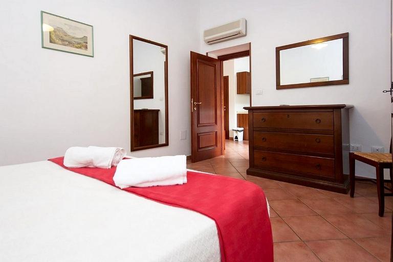 Ferienwohnungen La Tenuta - 3-Zimmer Ferienwohnung Palme / Uva, Alghero (SS)