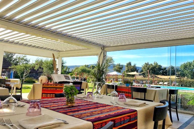 Boutique hotel & Wine Resort Is Cheas - Isabella Farm House Suite, San Vero Milis (OR)