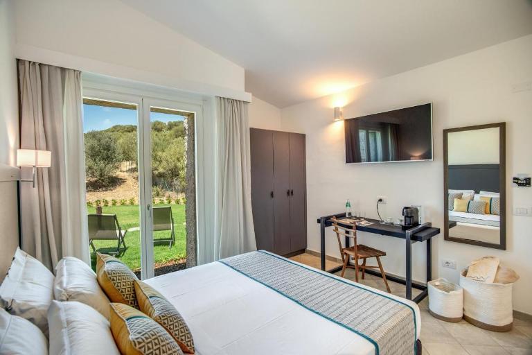 Cala Sinzias Resort - Junior Suite, Castiadas (CA)