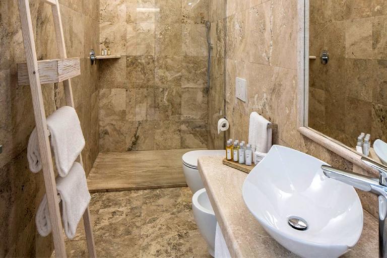 Falkensteiner Resort Capo Boi - Junior Suite avec vue latérale sur la mer, Villasimius (CA)
