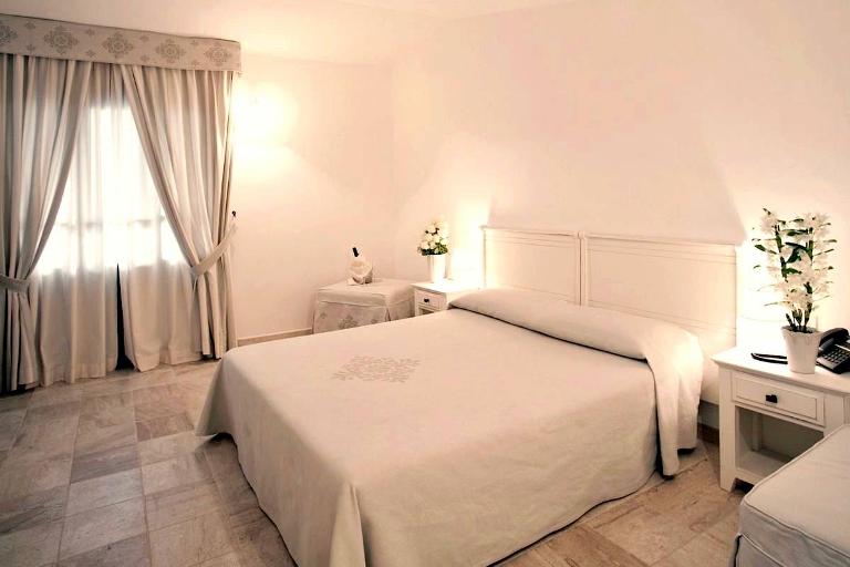 Hotel Mannois - Chambres Deluxe, Orosei (NU)