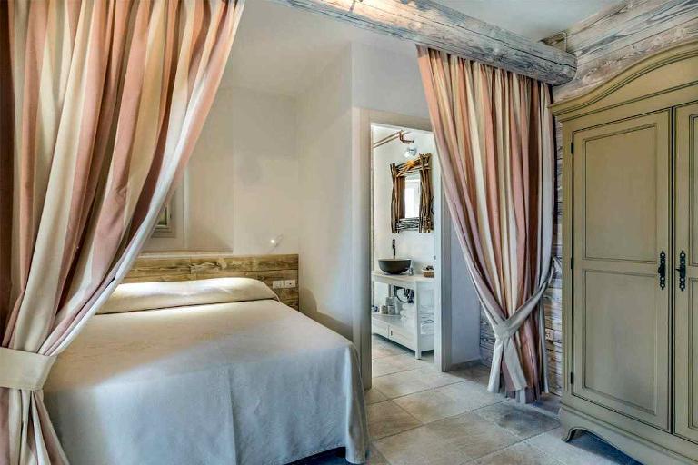Hotel Mannois - loft, Orosei (NU)