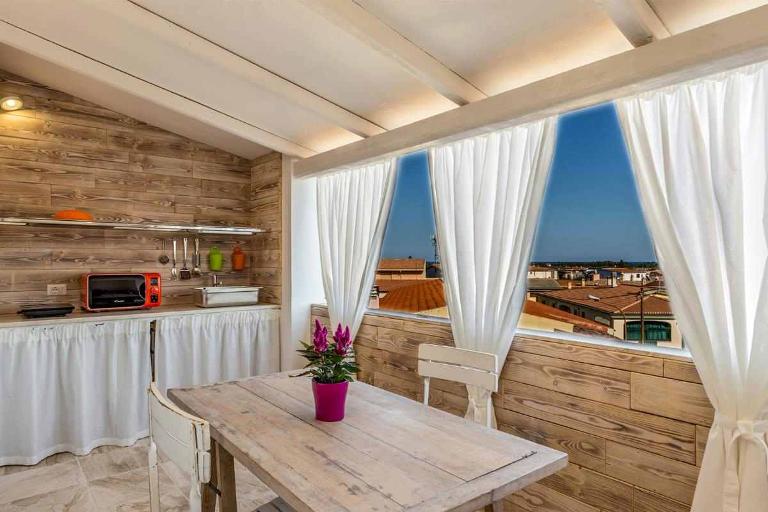 Hotel Mannois - loft, Orosei (NU)