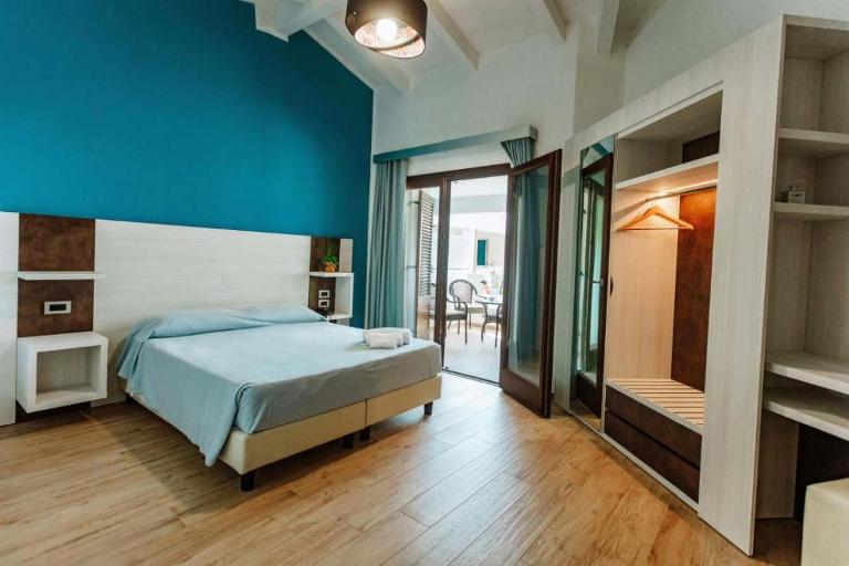 Relax Hotel I Ginepri - Superior Zimmer mit Balkon, Cala Gonone (NU)