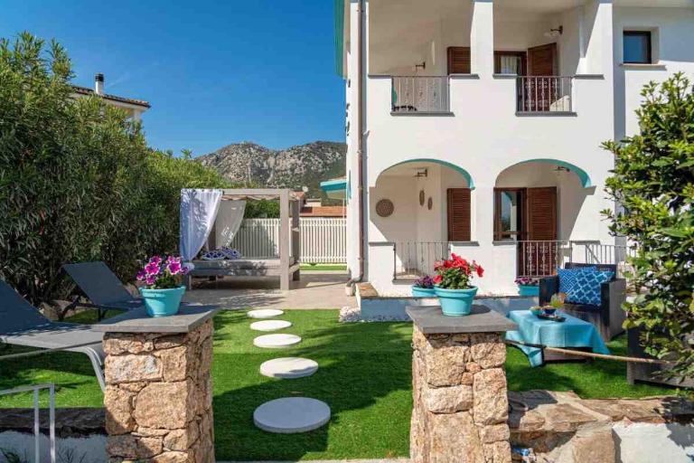 Relax Hotel I Ginepri - Superior Zimmer mit Balkon und Meerblick, Cala Gonone (NU)
