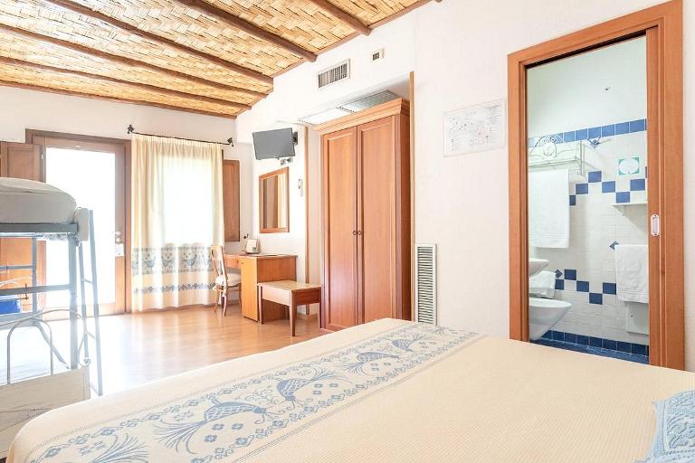 Hotel Villa Canu - Classic Room, Cabras (OR)