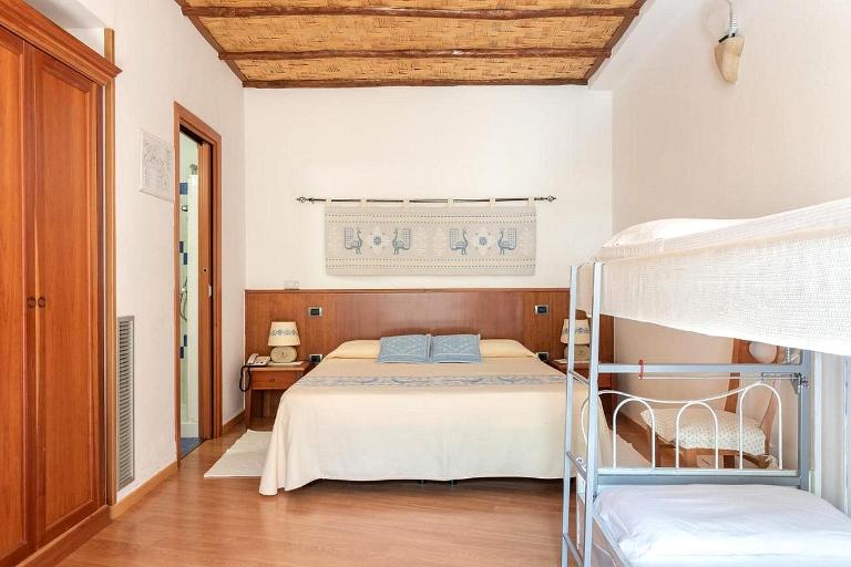Hotel Villa Canu - Family Room, Cabras (OR)