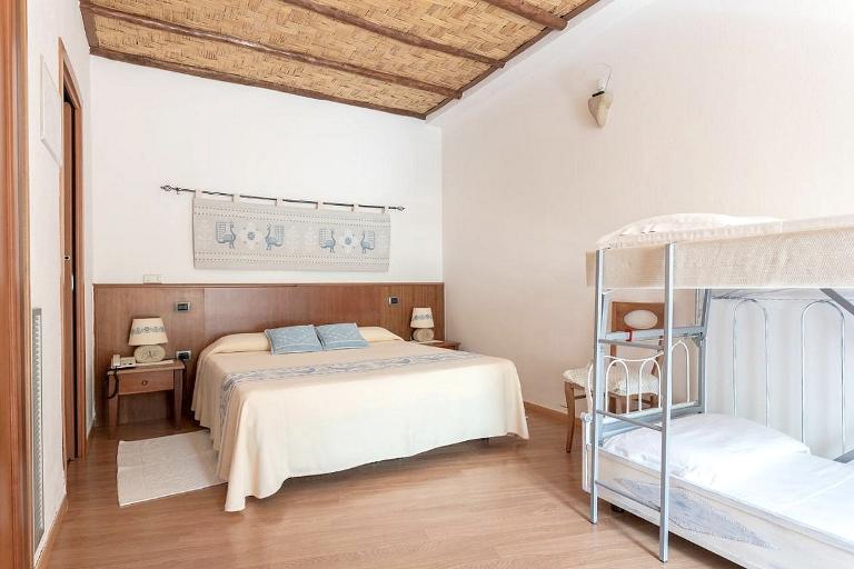 Hotel Villa Canu - Family Room, Cabras (OR)
