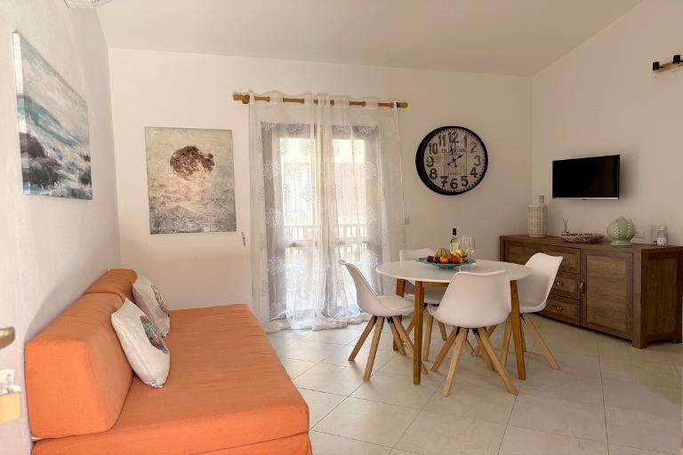 Flats Isola Rossa - 2-bedroom flat Tinnari, Isola Rossa (OT)