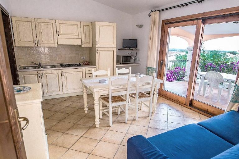 Residence Badus - 2-room apartment 4 with sea views, Badesi (SS)