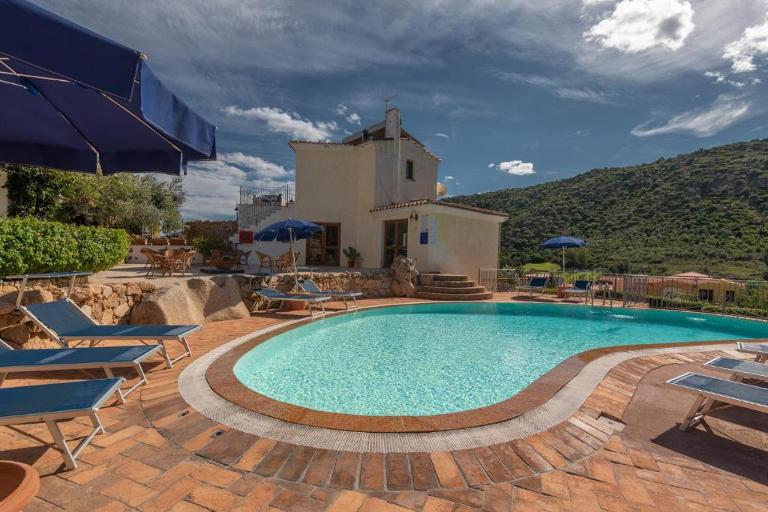 Appartements Bouganvillage - Appartement 4, Budoni (OT)