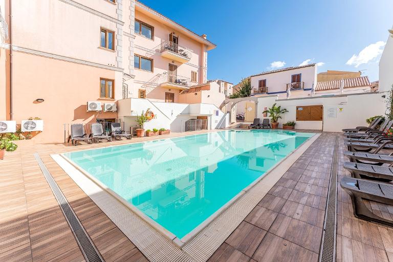 Residenz Cristal Blu - 1-Raum-Ferienwohnungen, Santa Teresa Gallura (OT)