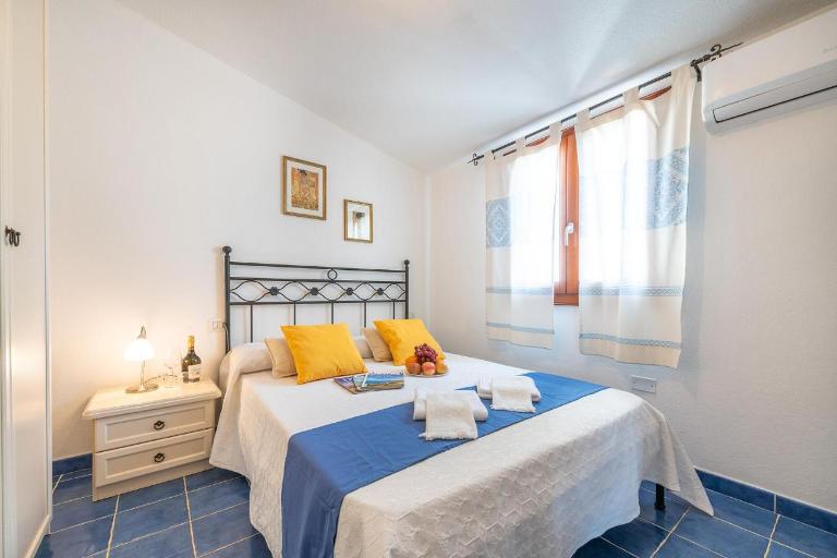 Alba Marina Apartment - Alba Marina Apartment, Cala Gonone (NU)