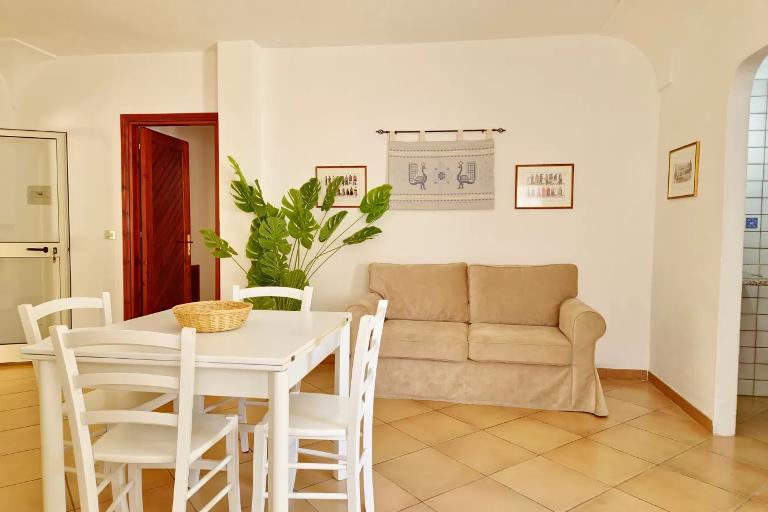 House Delmare - Flat on ground floor, Orosei (NU)
