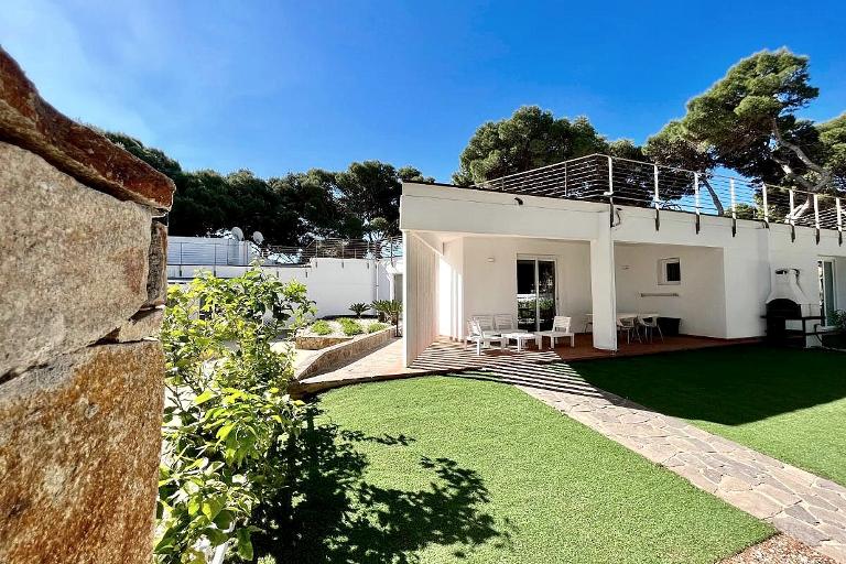 Angolo Mare Apartments & Rooms - Apartments, Porto Pino (CI)