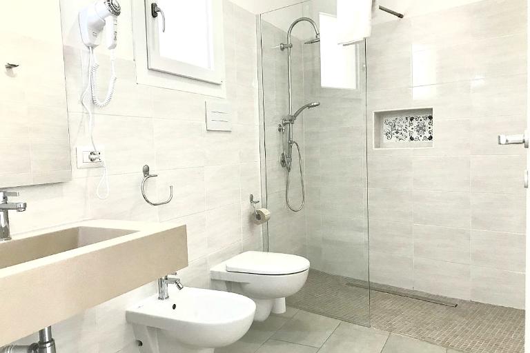 Angolo Mare Apartments & Rooms - Apartments, Porto Pino (CI)