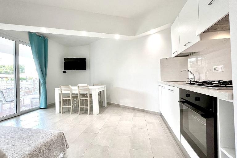 Angolo Mare Apartments & Rooms - Apartments, Porto Pino (CI)