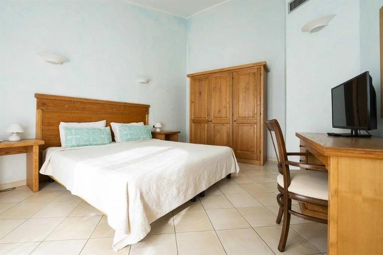 Horse Country Resort - Junior Suite / Suite - Hotel Medar ****, Arborea (OR)