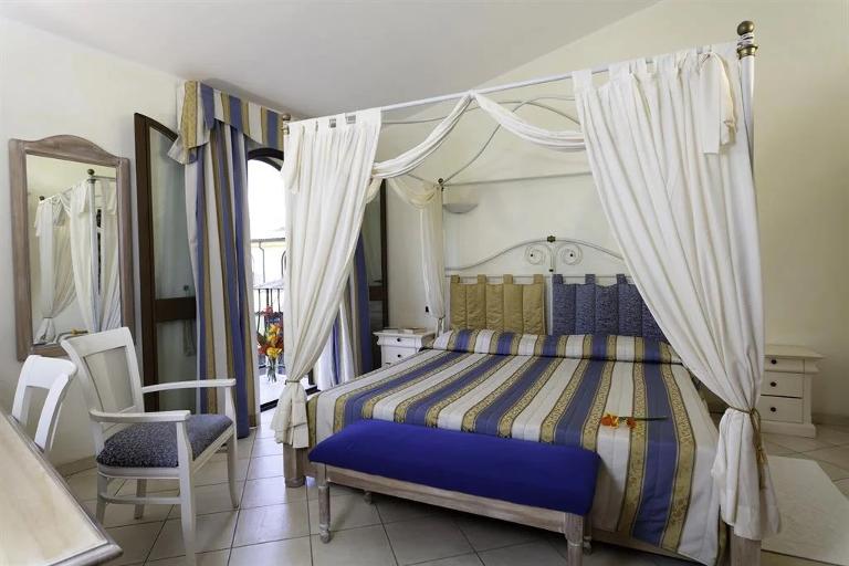 Horse Country Resort - Junior Suite / Suite - Hotel Medar ****, Arborea (OR)