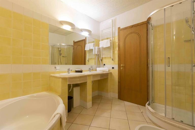 Horse Country Resort - Junior Suite / Suite - Hotel Medar ****, Arborea (OR)