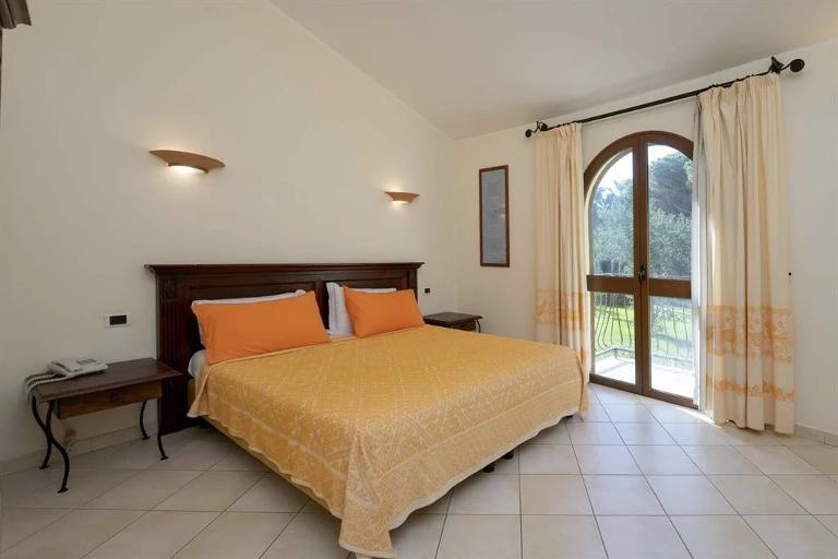 Horse Country Resort - Family Room - Hotel Medar ****, Arborea (OR)
