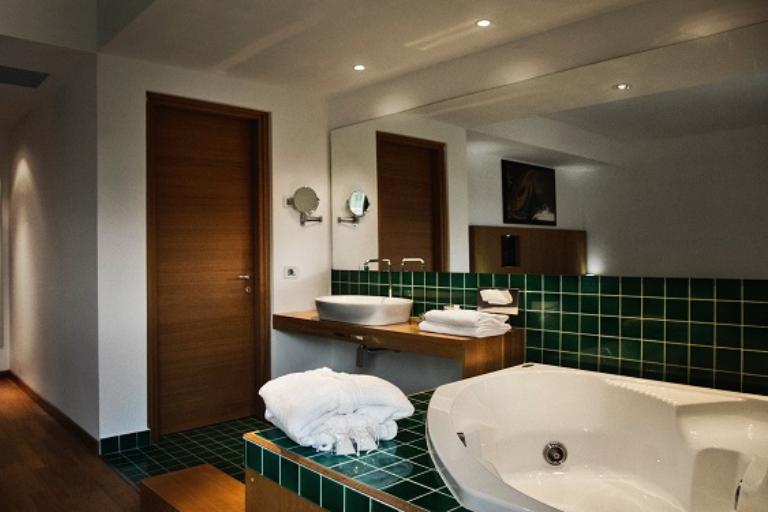 Lanthia Resort - Junior Suite, Santa Maria Navarrese (OG)
