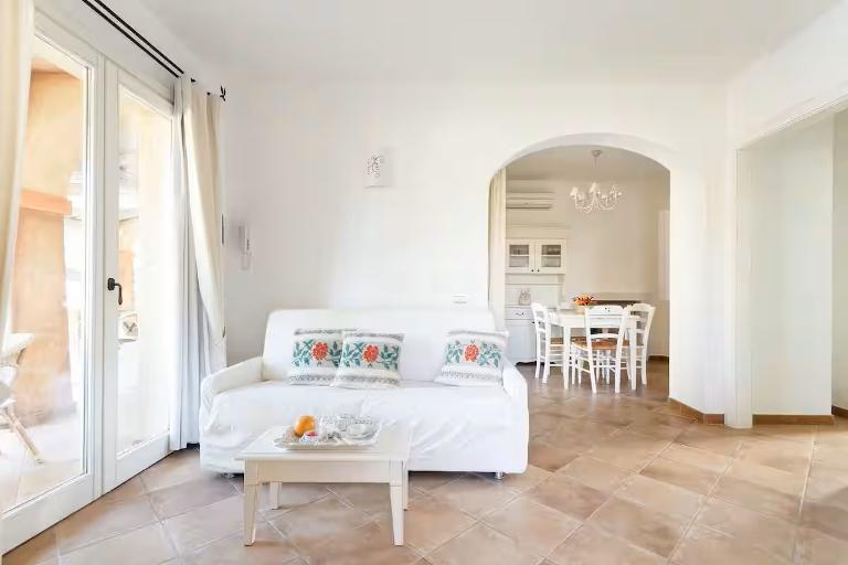 Villa Caprice - Apartment Est, Cagliari (CA)
