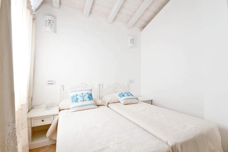 Villa Caprice - Apartment Est, Cagliari (CA)