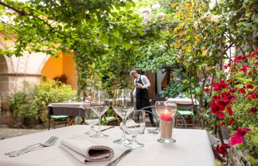 Discover historical mansions and fine restored homes in Sardinia, Cagliari (CA) #10
