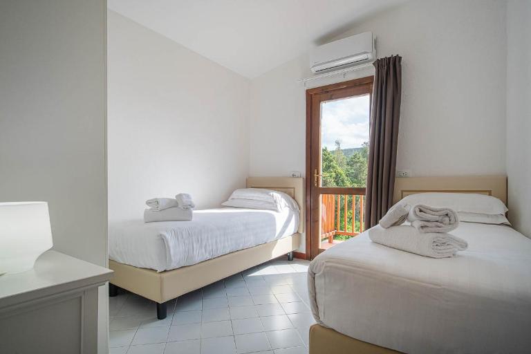 Residence Hotel Costa Serena - Suite Apartment, Palau (OT)