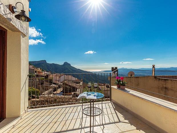 Fiori Ogliastra Dahlia Casa Vacanza Baunei - Sardegna