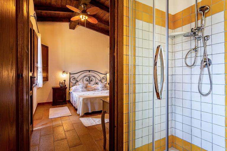 Farmhouse Canales - Triple room with lake o valley view, Dorgali (NU)