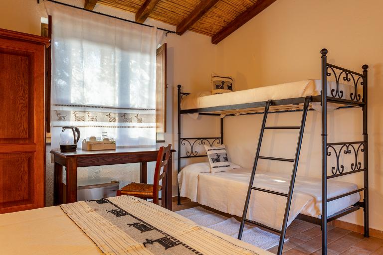 Farmhouse Canales - Quadruple Bedroom, Dorgali (NU)