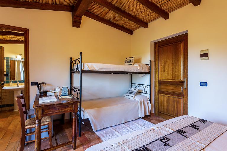 Farmhouse Canales - Quadruple Bedroom, Dorgali (NU)