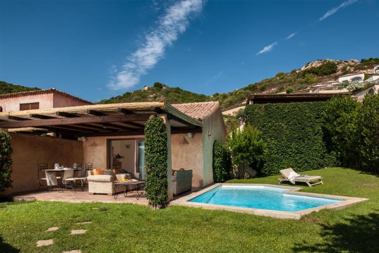 Aethos Sardinia Resort - Pool Suite avec vue sur la mer et piscine, Cannigione (OT)