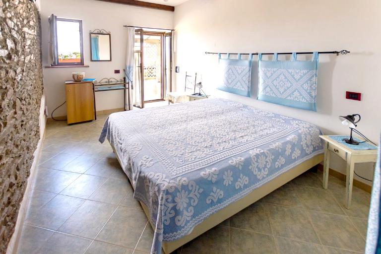 Agriturismo Finagliosu - Camera doppia con cucina esterna condivisa, Sassari (SS)