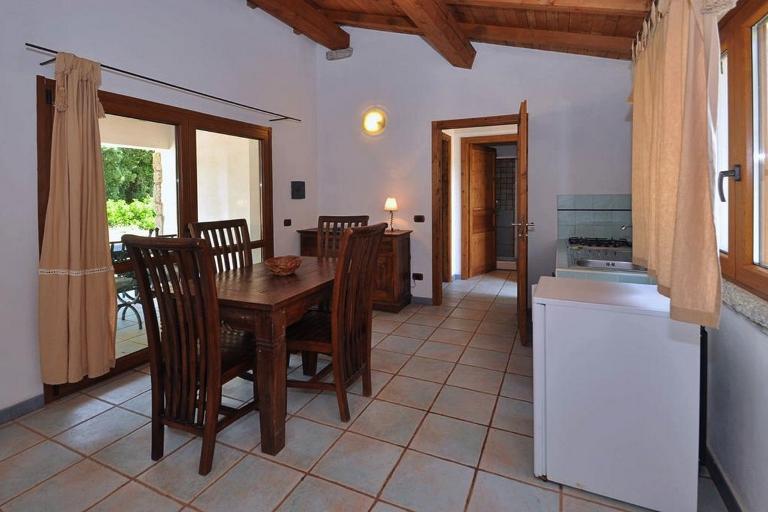 Huizen I Ginepri - Vakantiehuis met 1 bedkamer, Badesi (SS)