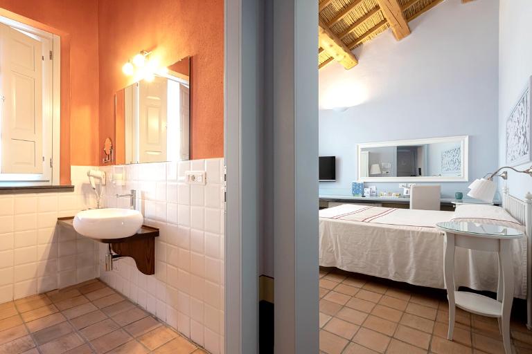 Hotel Aquaesinis - Classic Rooms, Cabras (OR)