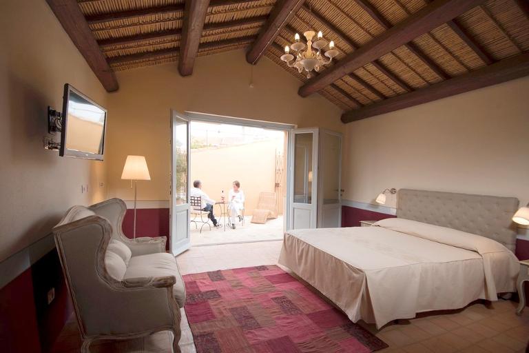 Hotel Aquaesinis - Suite Romantic + Laguna Suite, Cabras (OR)