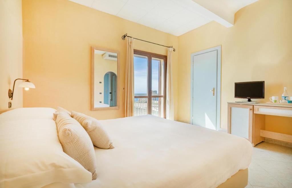 Hotel La Baja, Santa Caterina di Pittinuri (OR) #13
