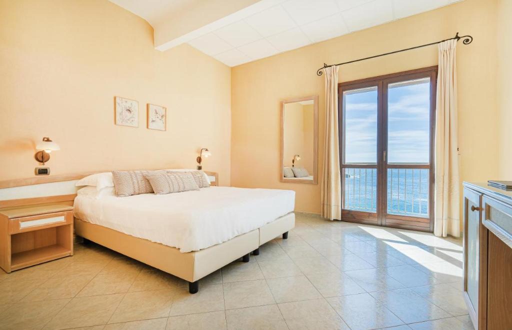 Hotel La Baja, Santa Caterina di Pittinuri (OR) #12