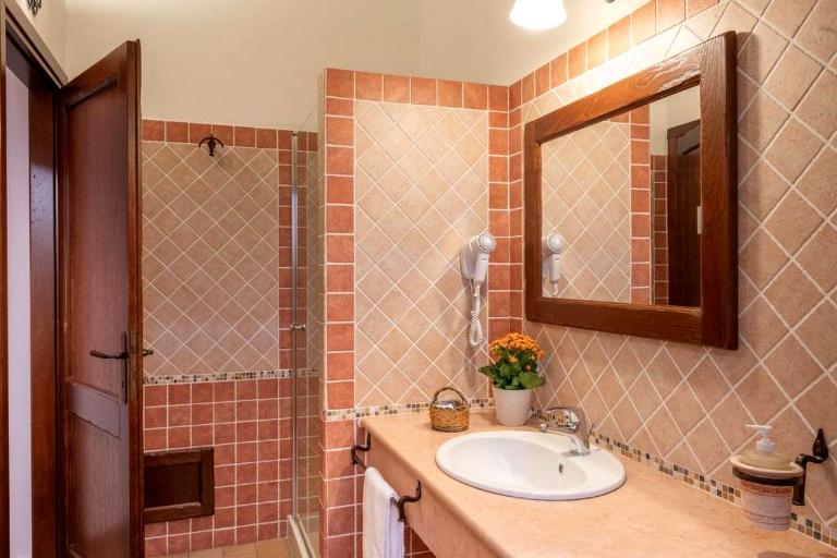 Hotel Bia Maore - Double room with small balcony, Baunei (OG)