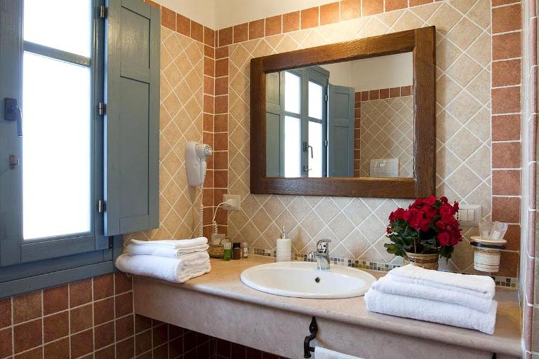 Hotel Bia Maore - Double room with small balcony, Baunei (OG)